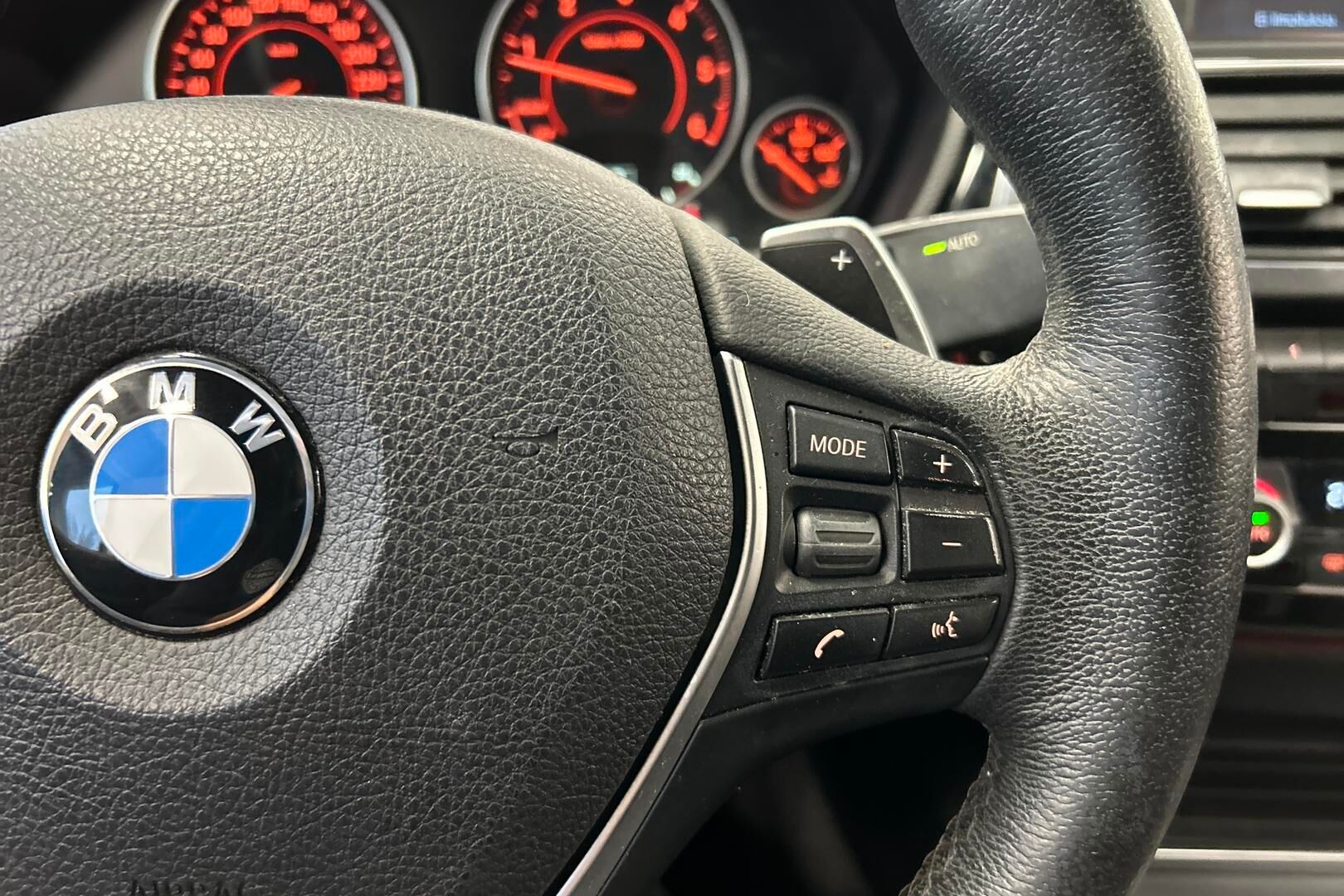 BMW 3-SARJA iso kuva 15