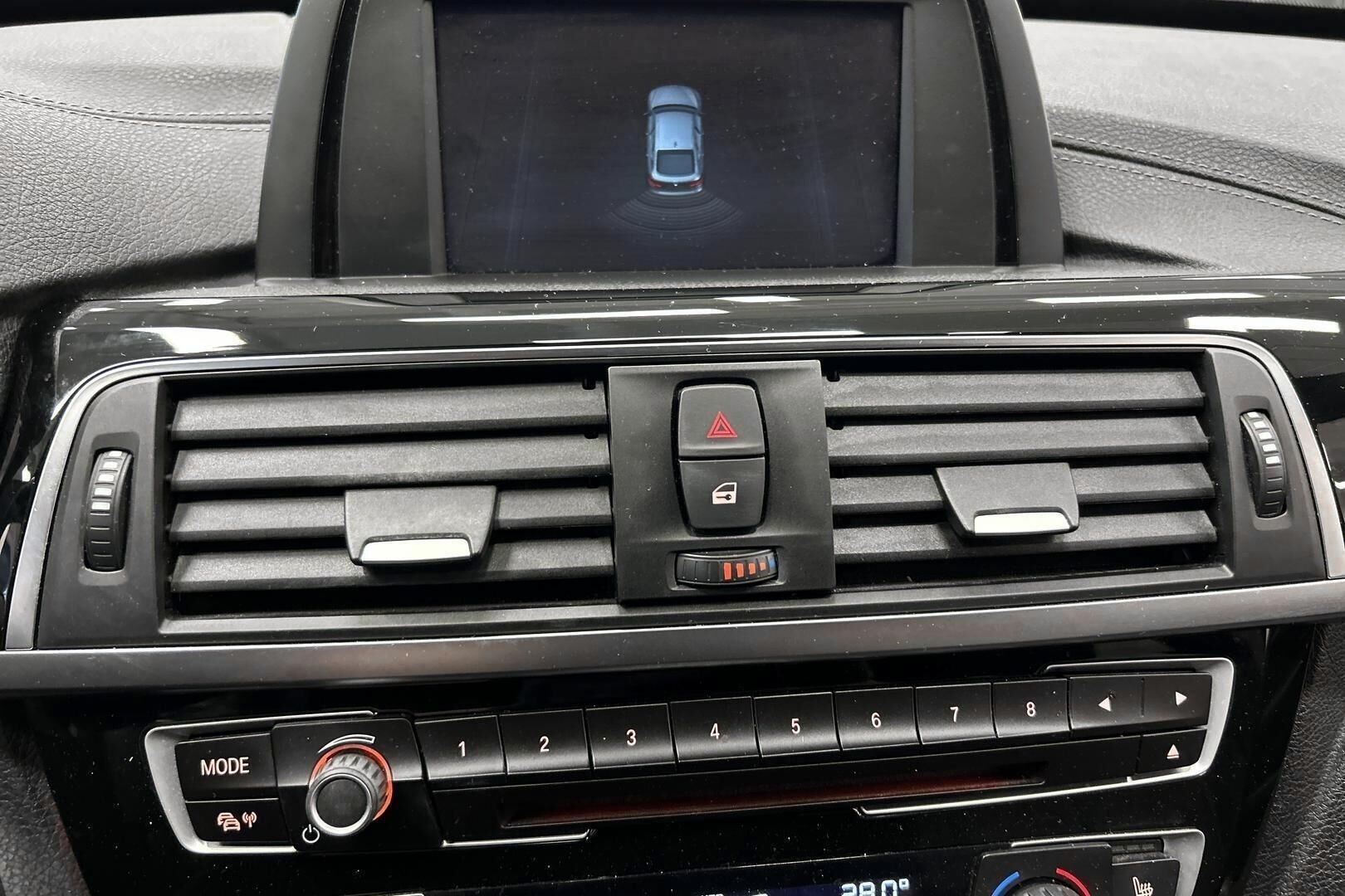 BMW 3-SARJA iso kuva 17