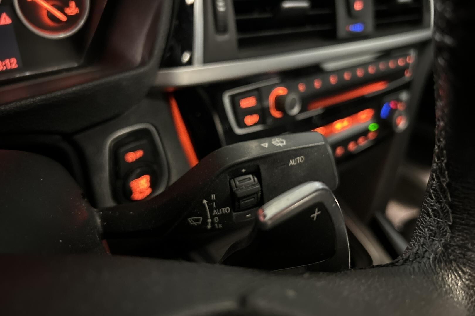 BMW 3-SARJA iso kuva 18