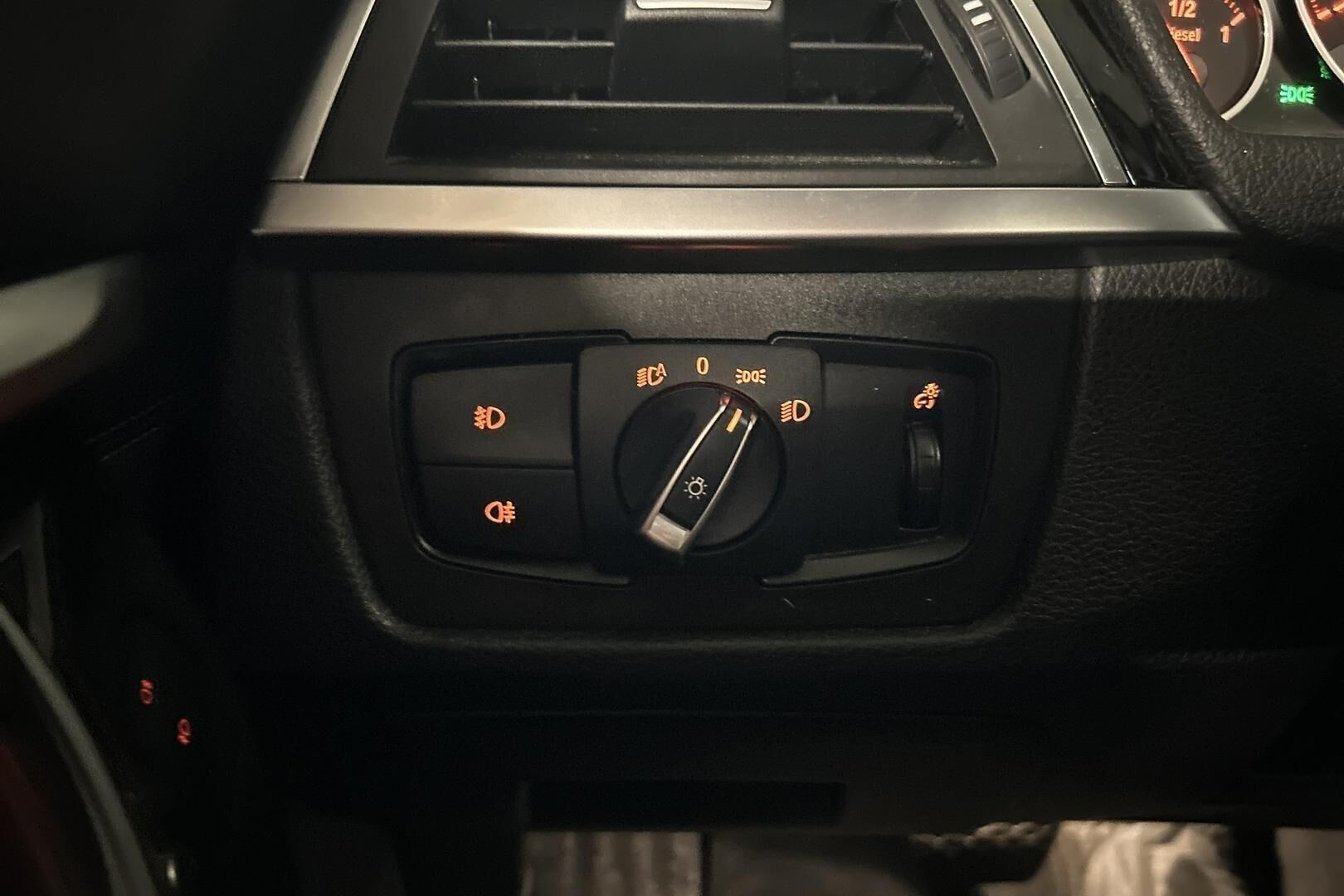 BMW 3-SARJA iso kuva 20