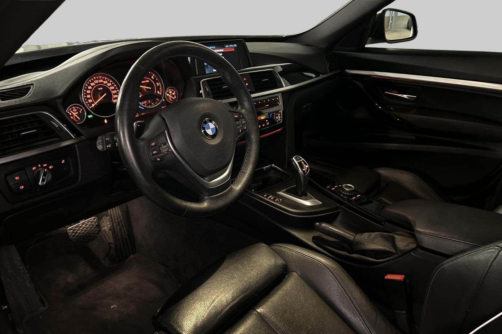 BMW 3-SARJA iso kuva 9