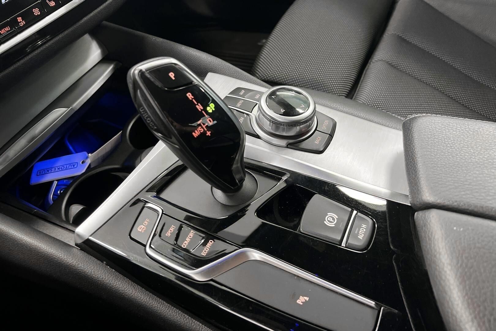 BMW 5-SARJA iso kuva 16