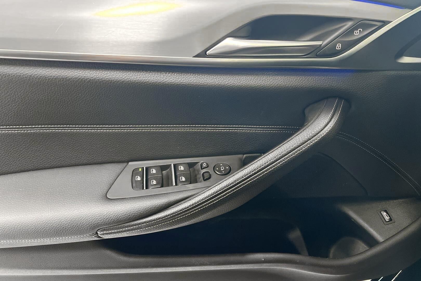 BMW 5-SARJA iso kuva 20