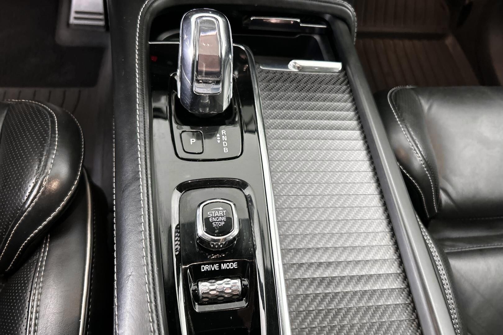 Volvo XC90 iso kuva 15