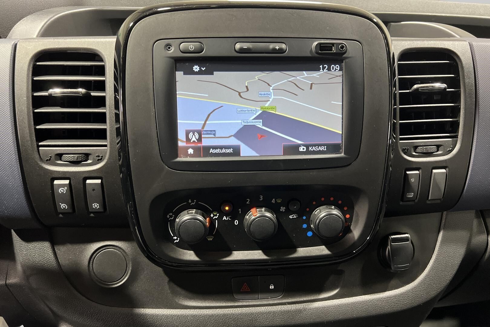 Opel Vivaro iso kuva 18