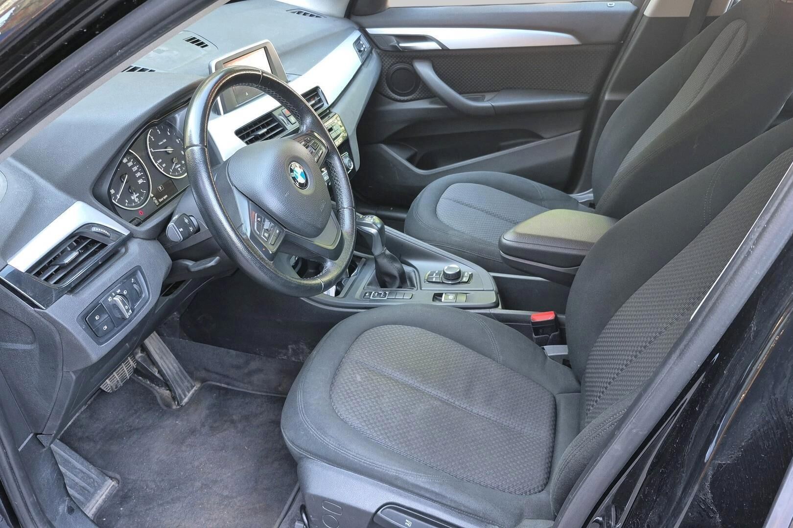 BMW X1 iso kuva 2