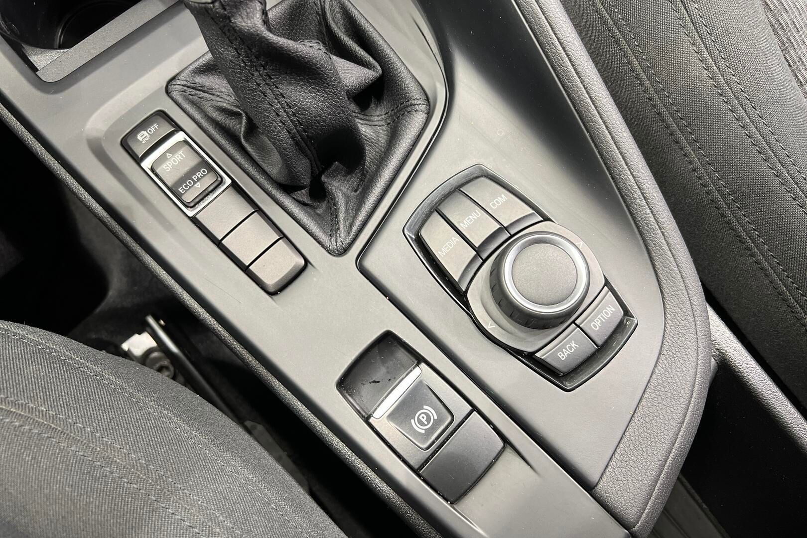 BMW X1 iso kuva 17