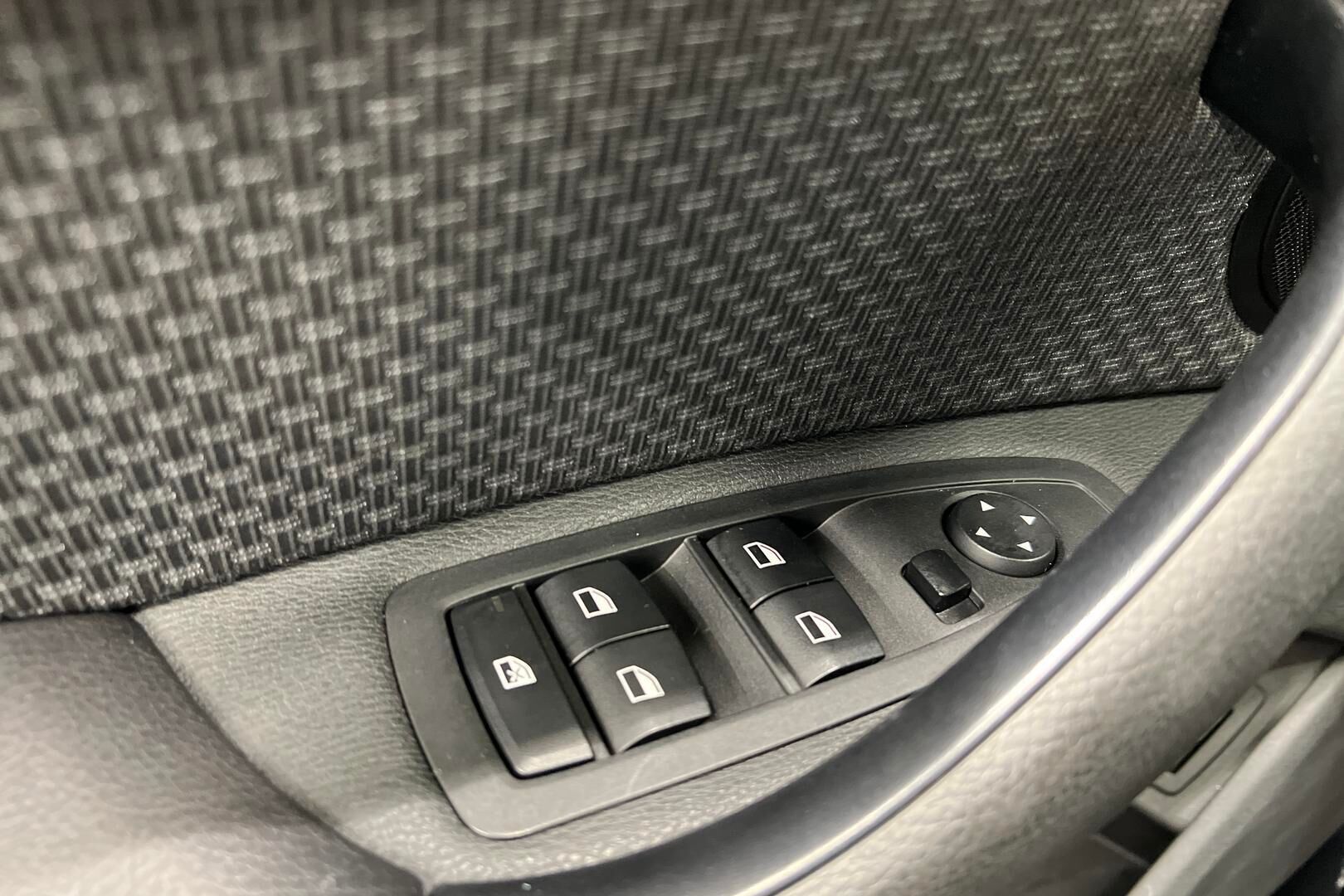 BMW X1 iso kuva 21