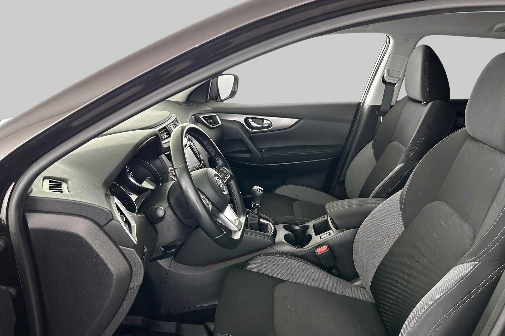 Nissan Qashqai iso kuva 8