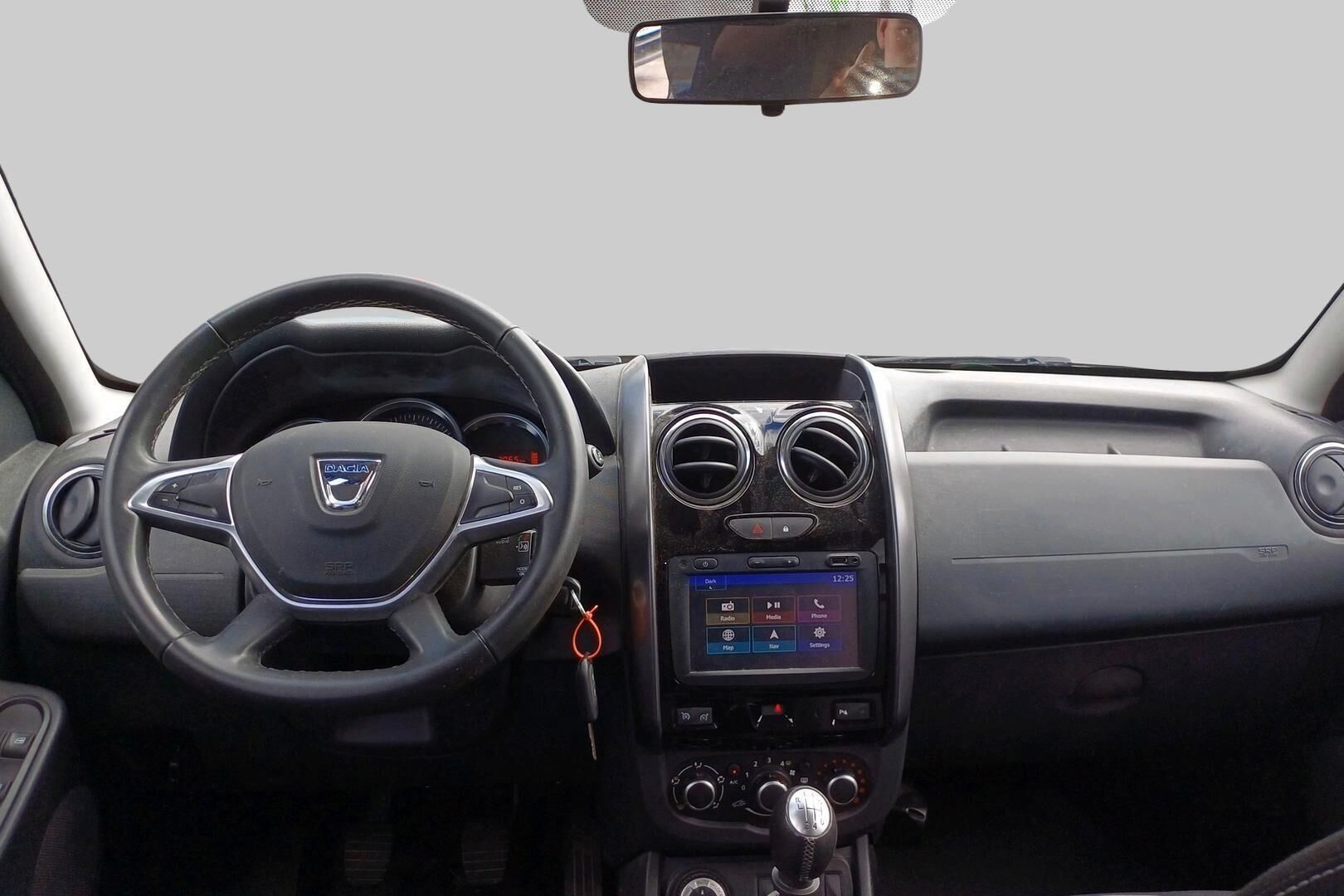 Dacia Duster iso kuva 2