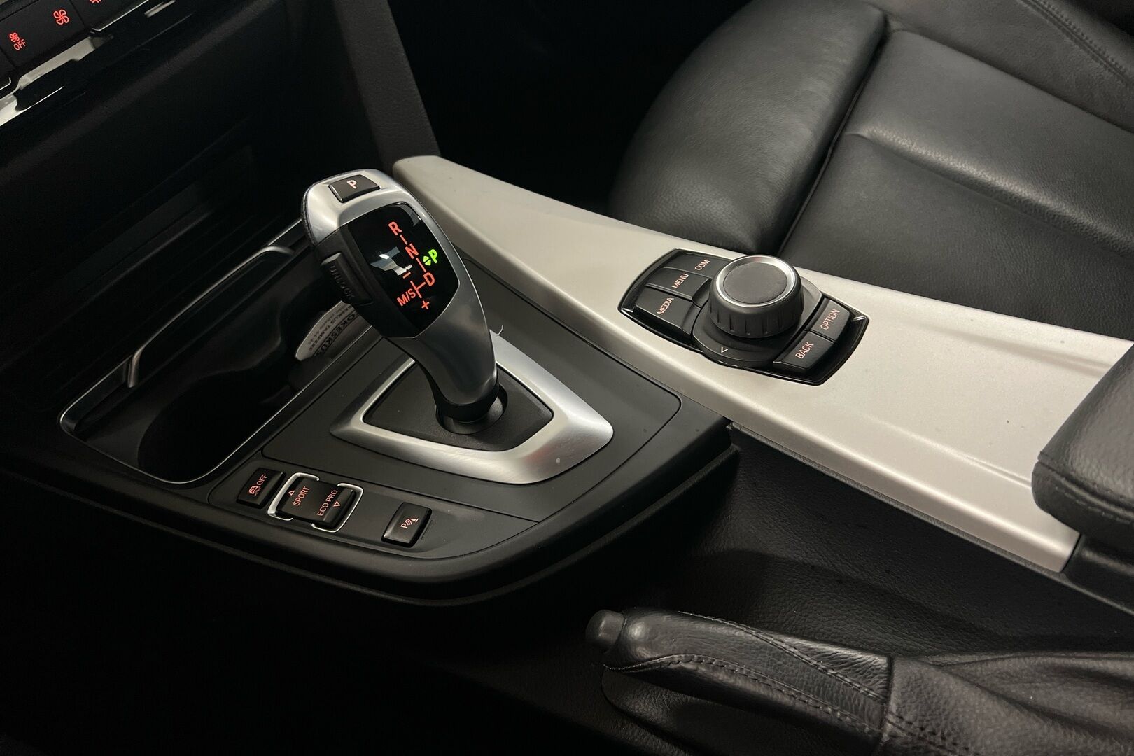 BMW 3-sarja iso kuva 13
