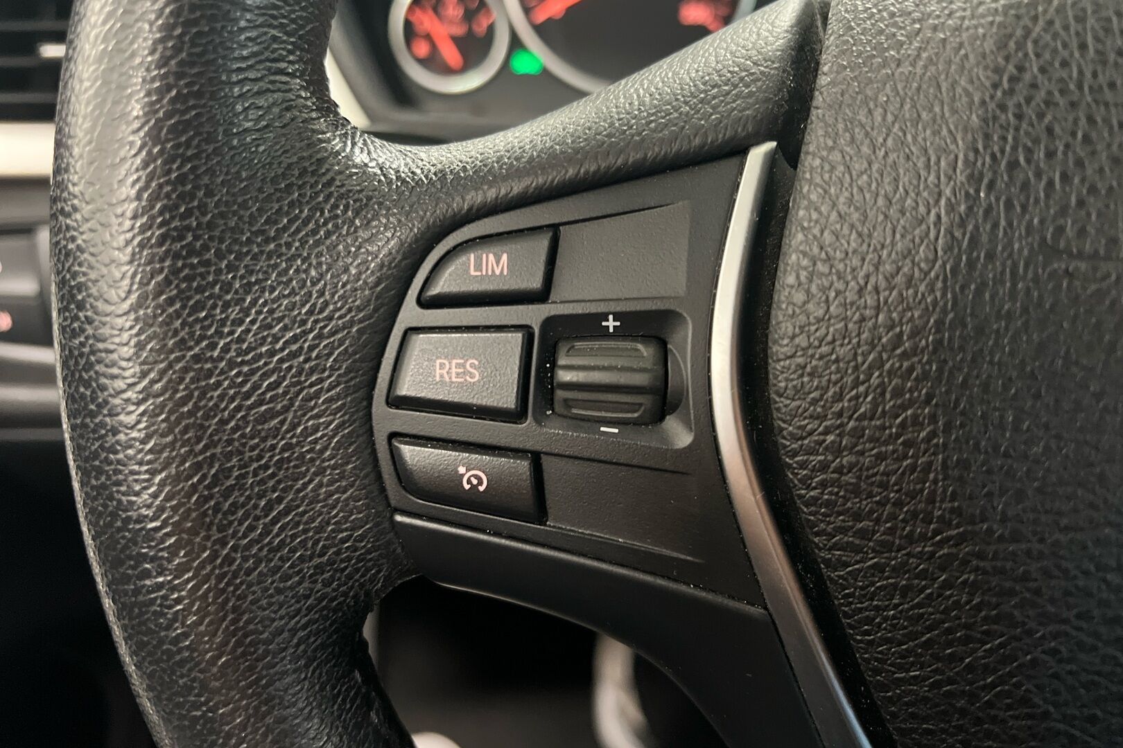 BMW 3-sarja iso kuva 14