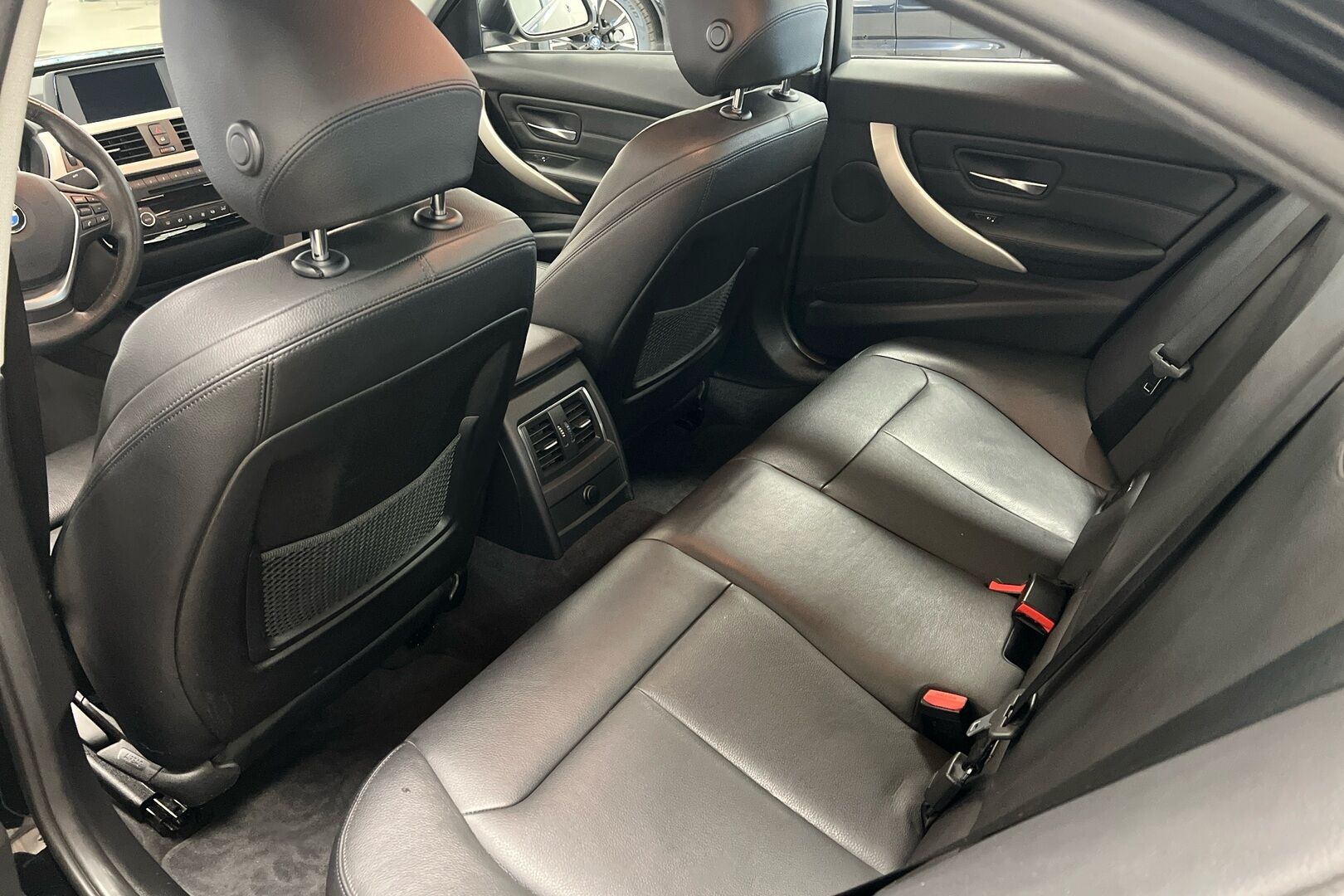 BMW 3-sarja iso kuva 8