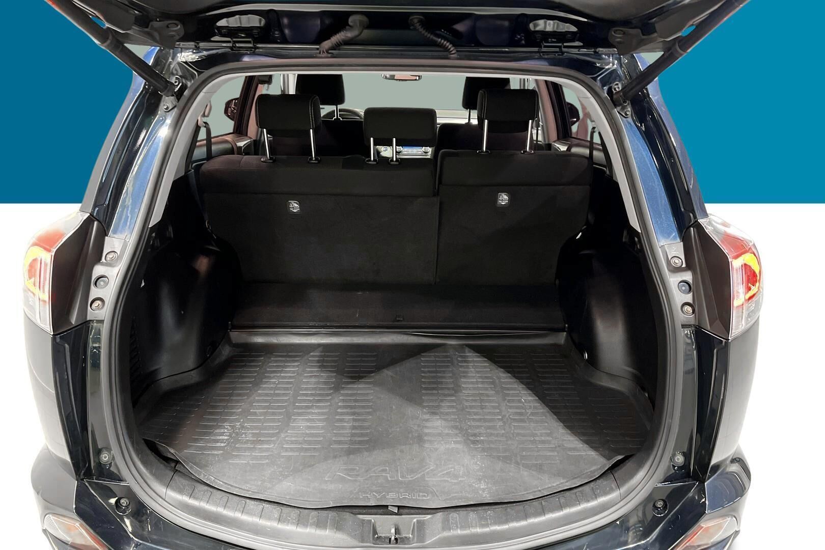 Toyota RAV4 iso kuva 5