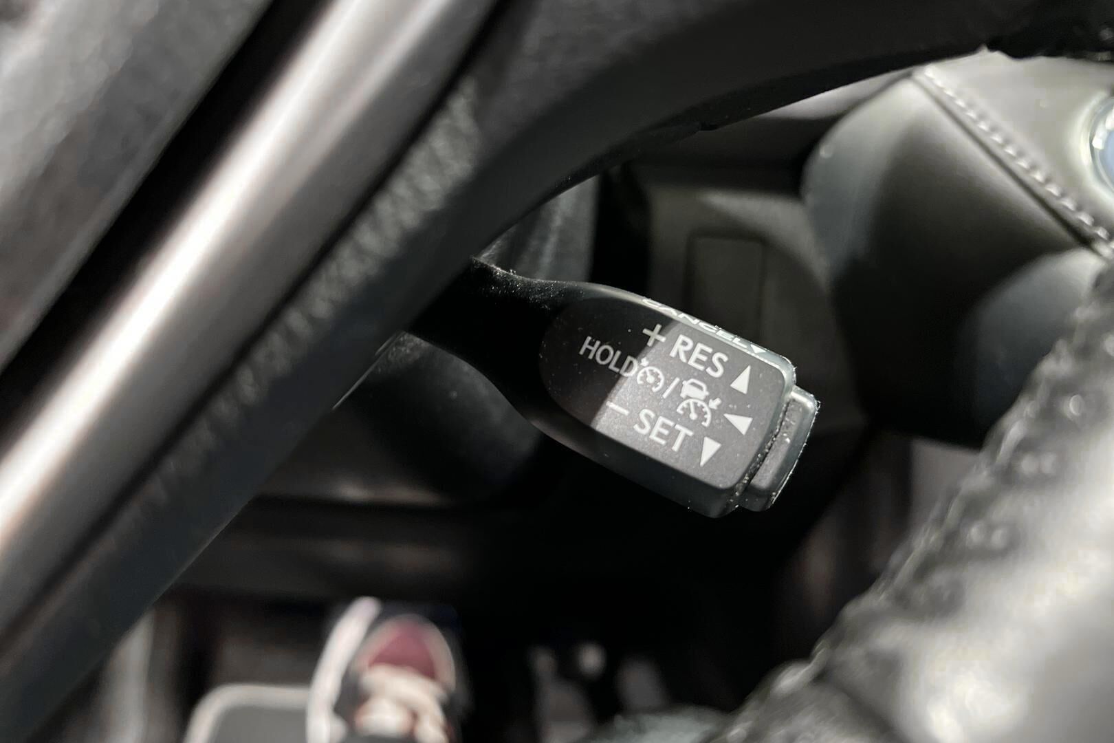Toyota RAV4 iso kuva 24