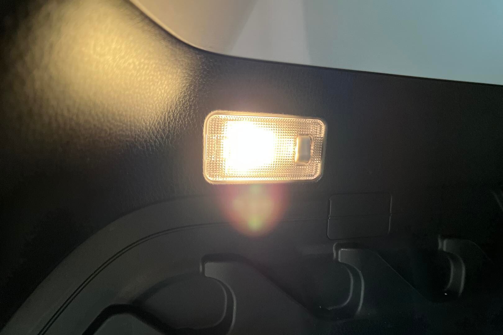 Toyota RAV4 iso kuva 28