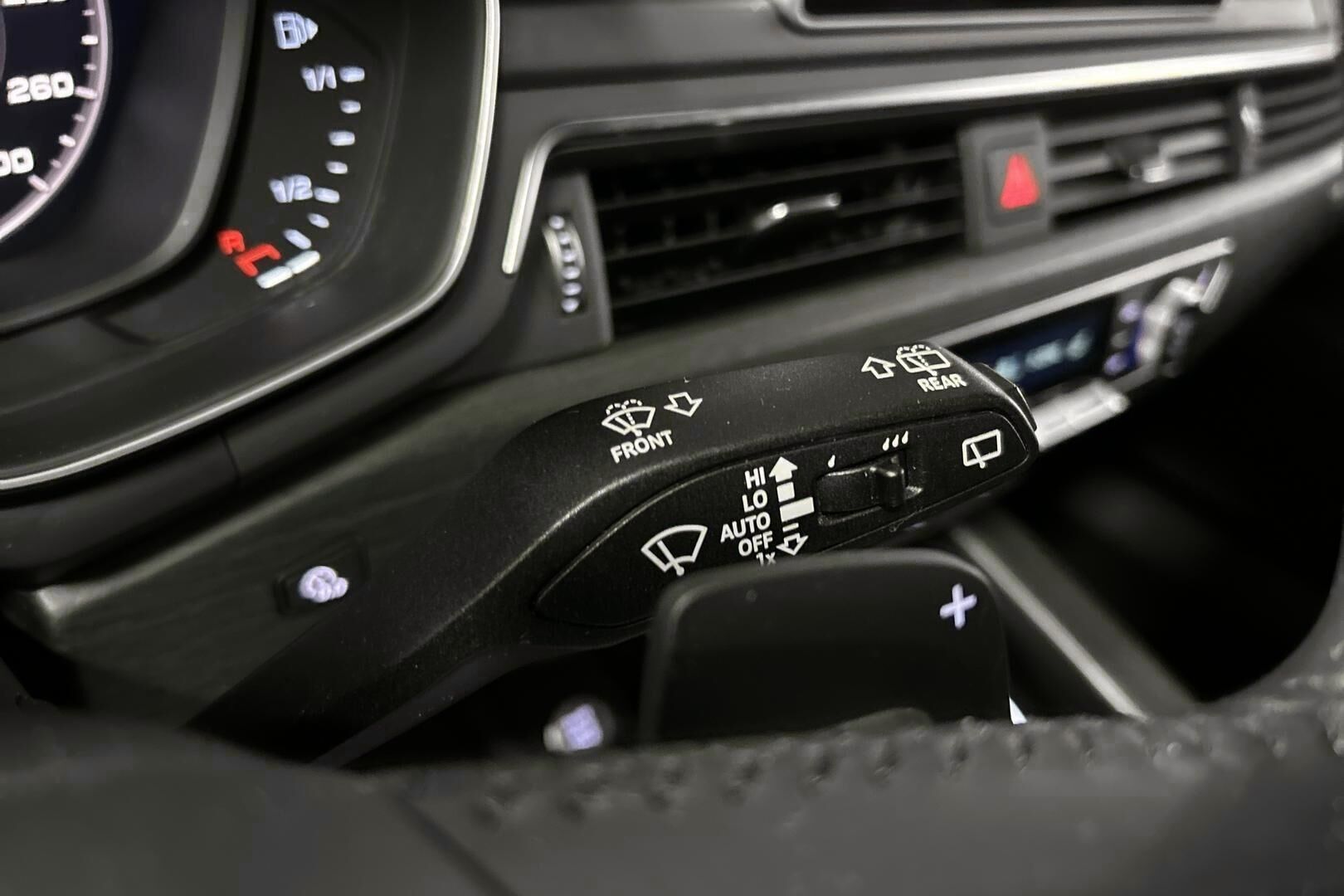 Audi A4 allroad iso kuva 18