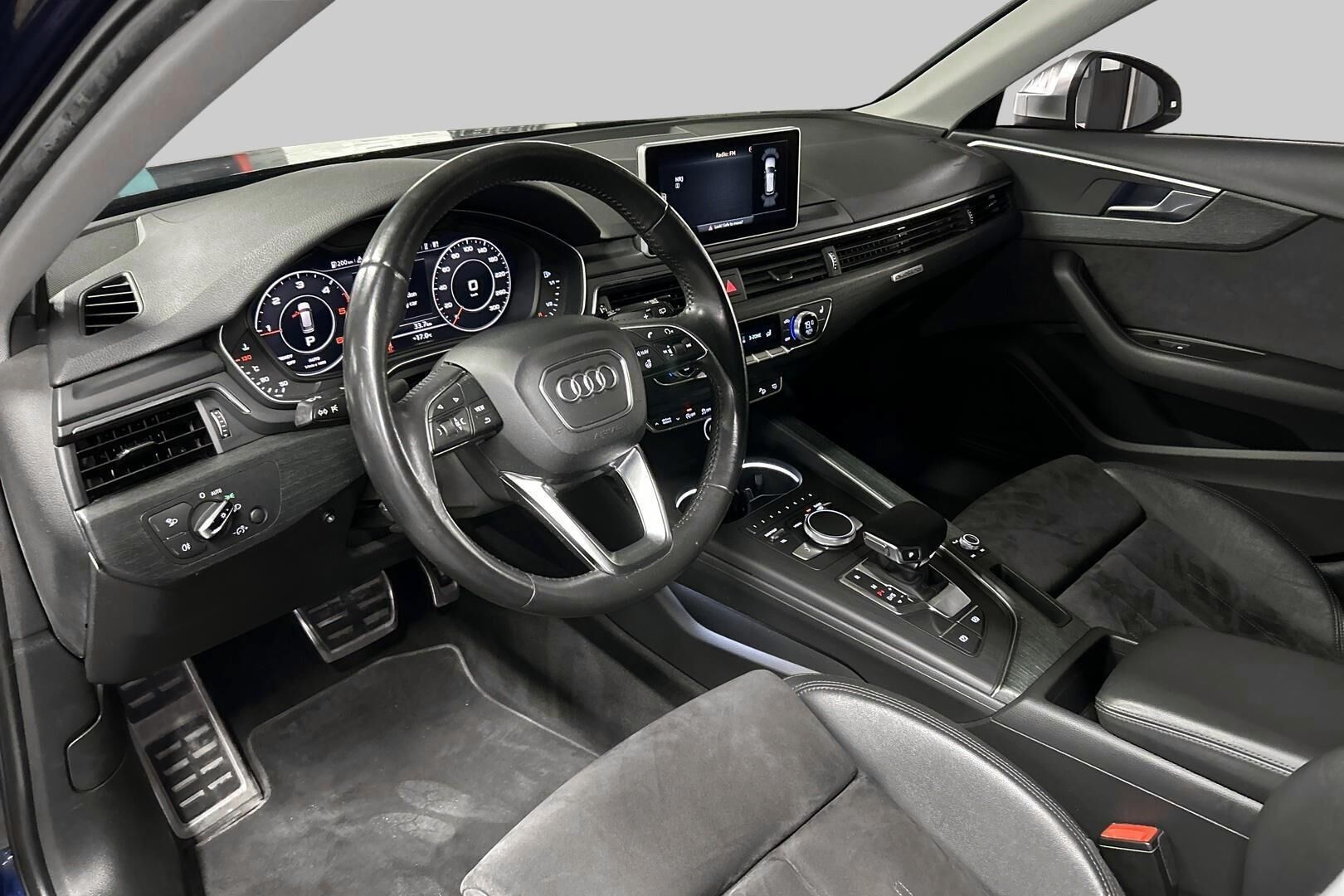 Audi A4 allroad iso kuva 9
