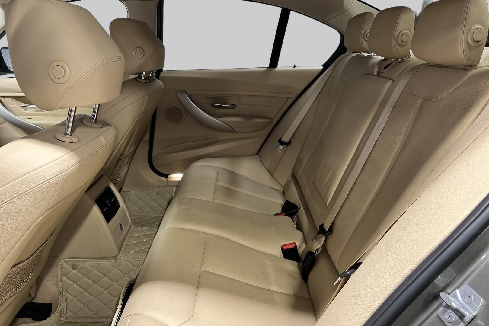 BMW 3-sarja iso kuva 10