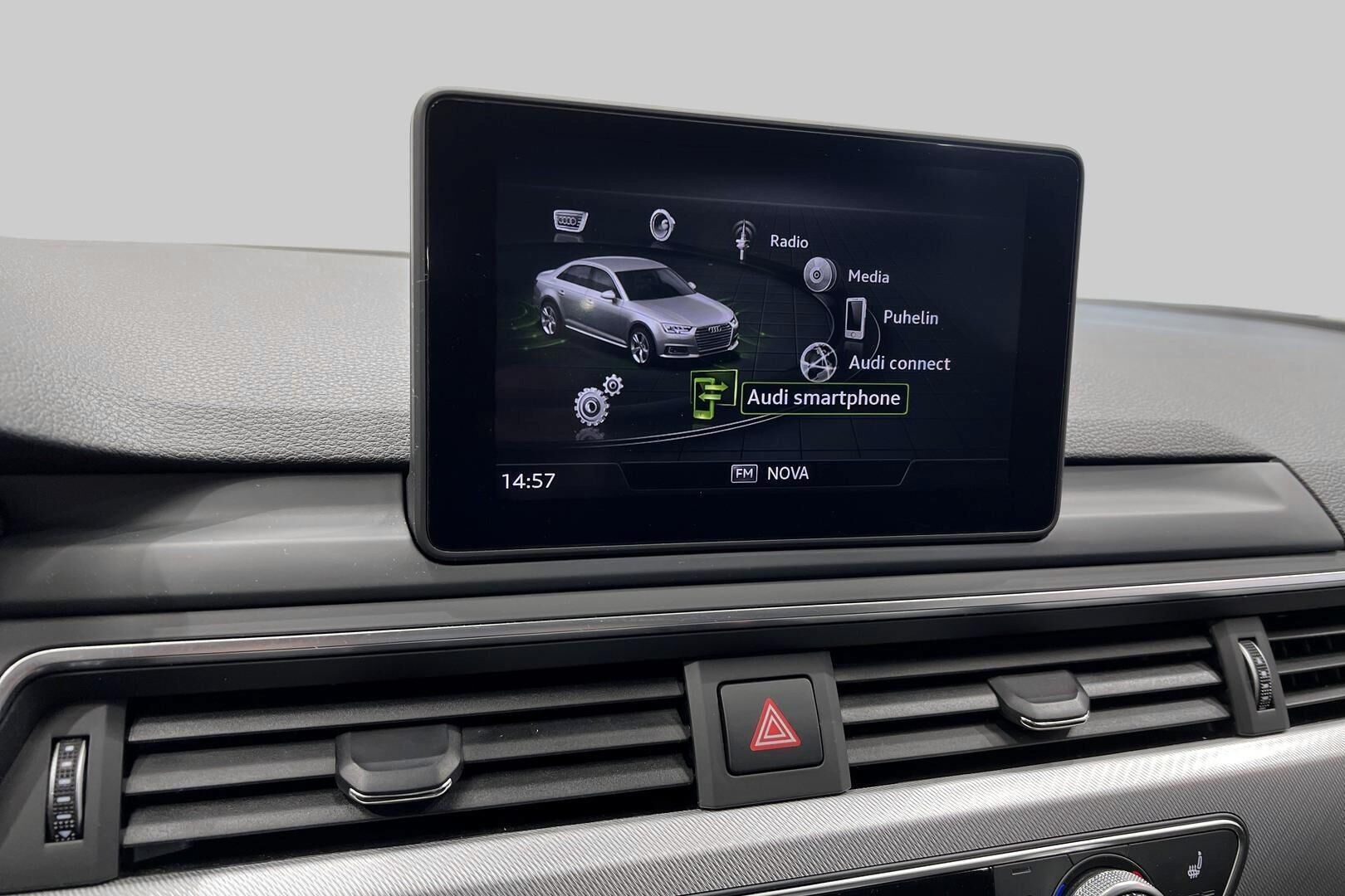 Audi A4 iso kuva 19