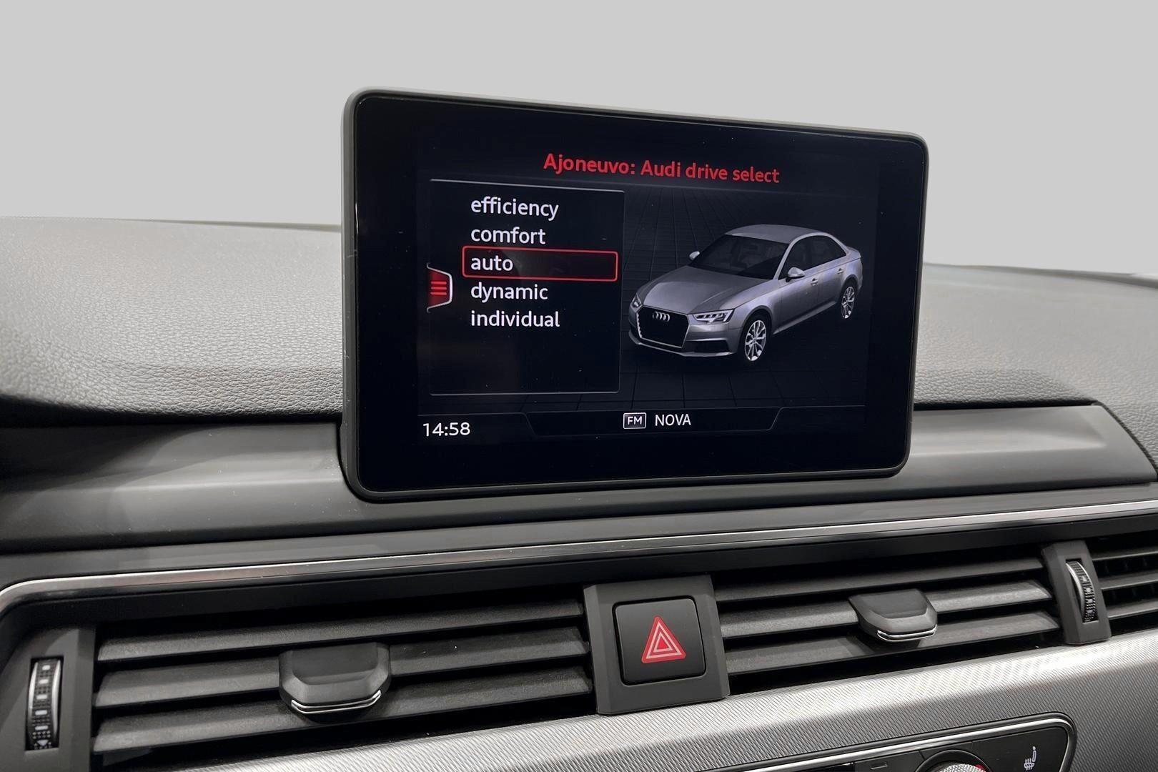 Audi A4 iso kuva 20
