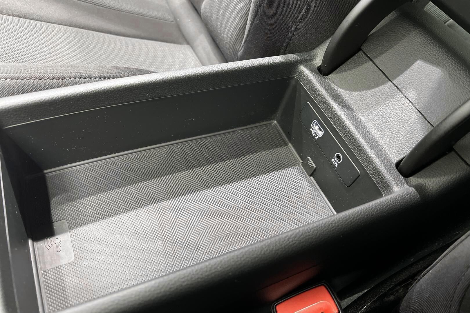 Audi A4 iso kuva 26