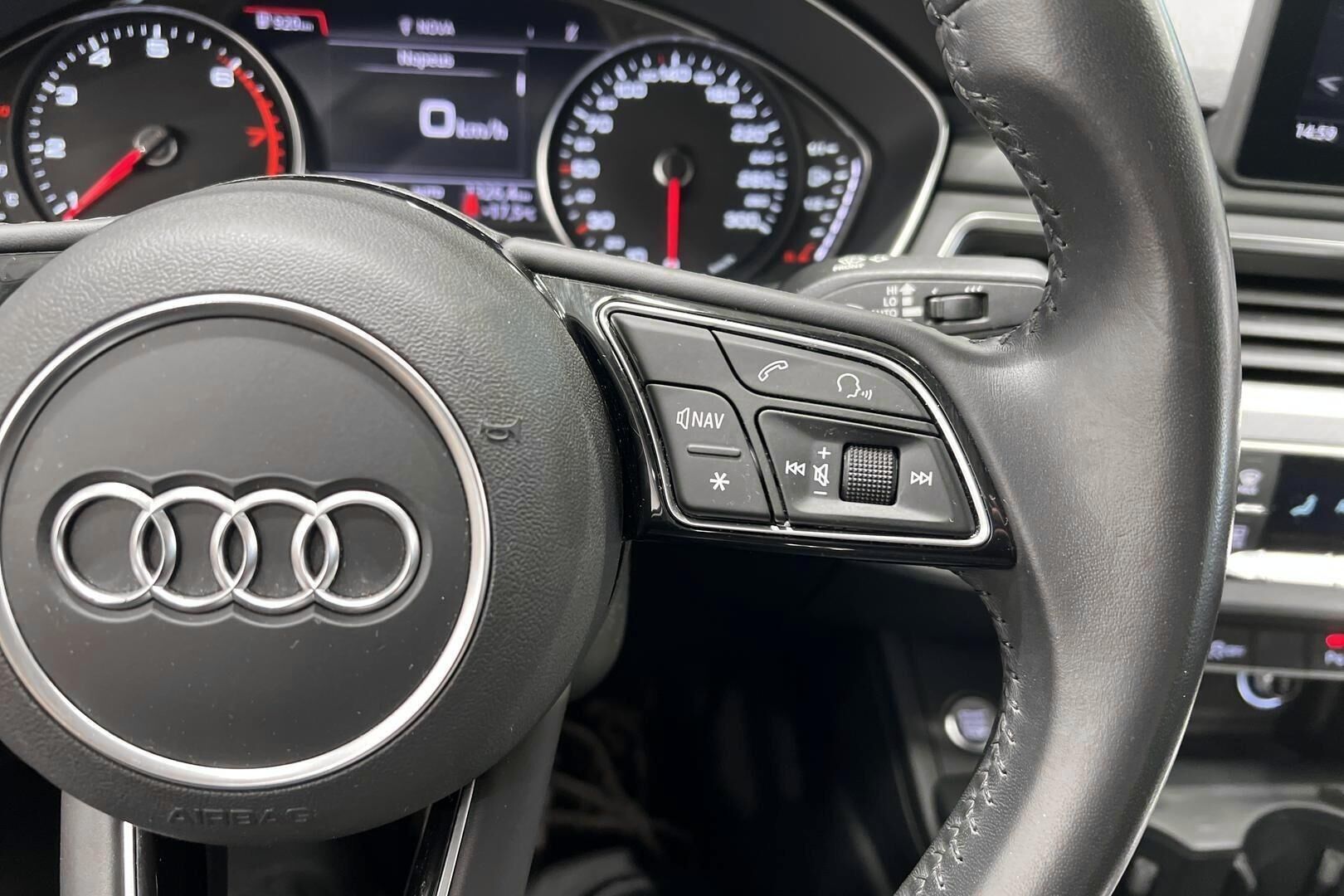 Audi A4 iso kuva 28