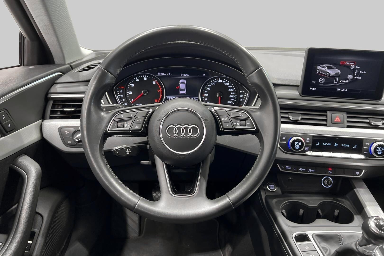 Audi A4 iso kuva 35