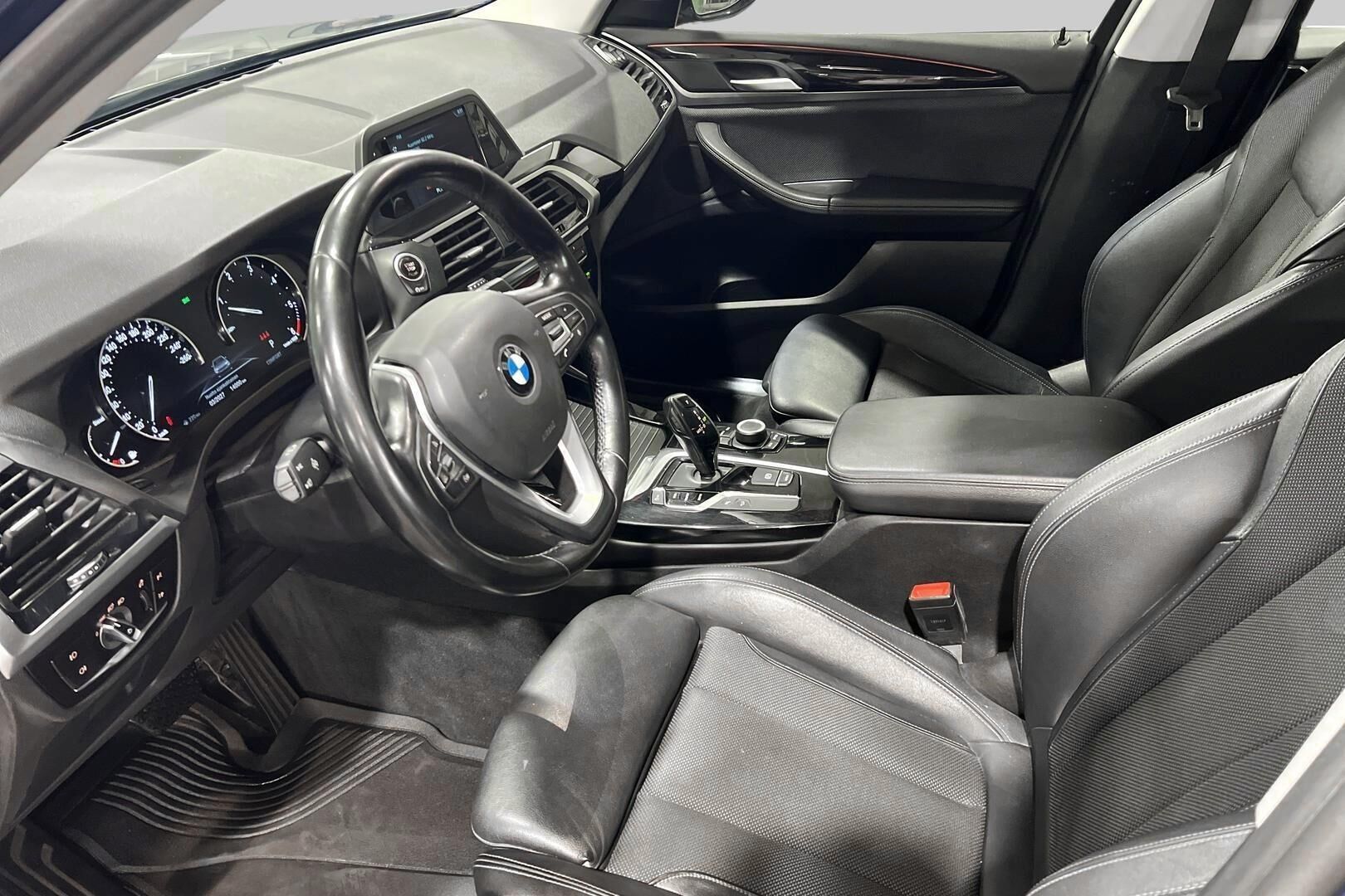 BMW X3 iso kuva 9