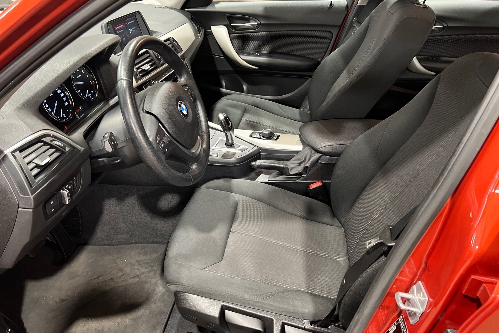 BMW 1-SARJA iso kuva 8