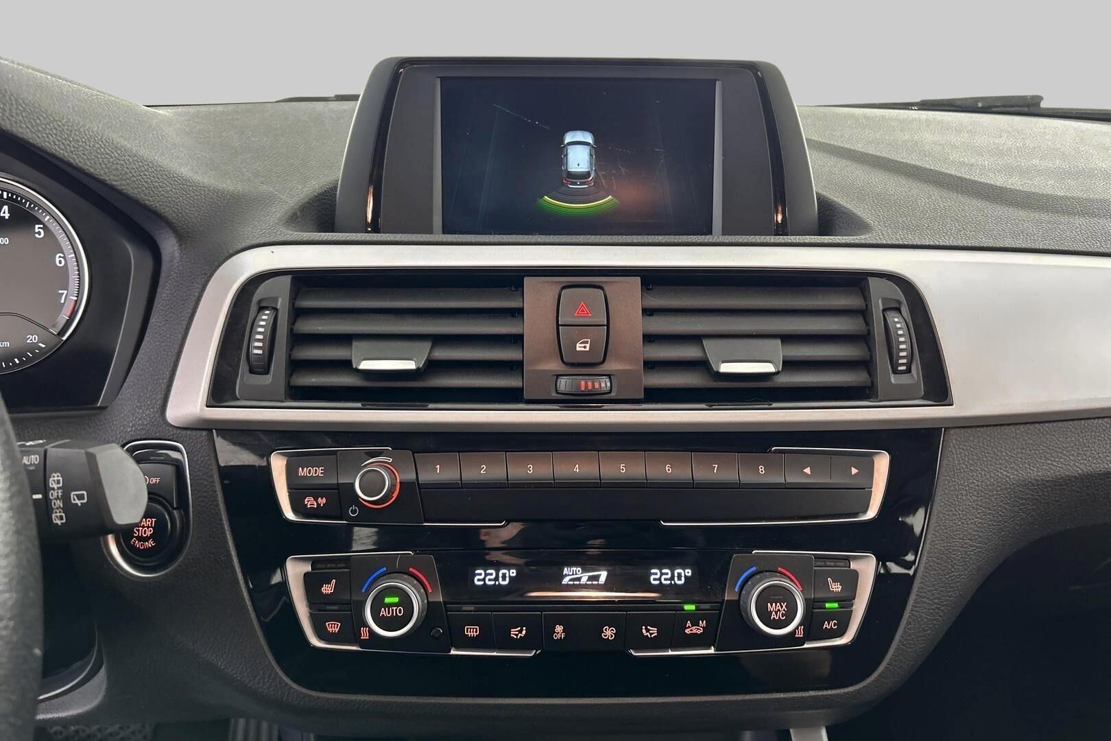 BMW 1-SARJA iso kuva 17