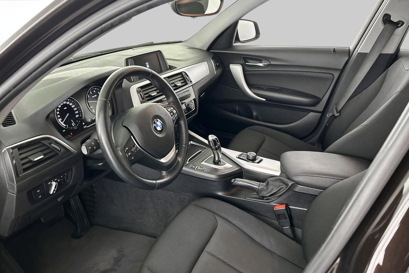 BMW 1-SARJA iso kuva 9