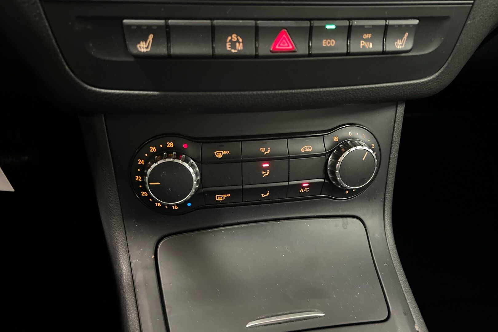 Mercedes-Benz B iso kuva 14