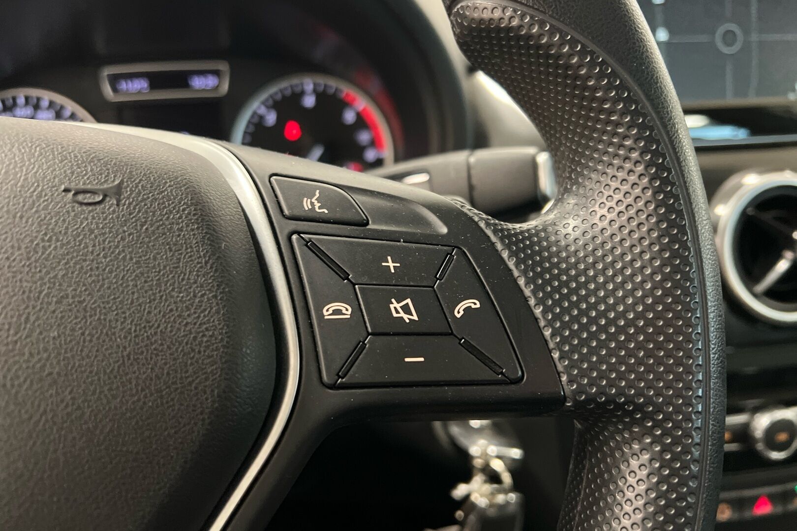 Mercedes-Benz B iso kuva 15