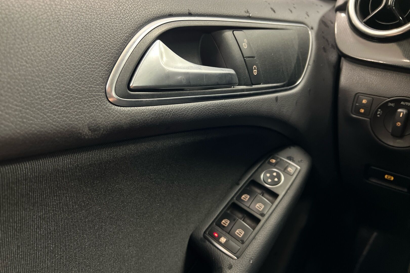 Mercedes-Benz B iso kuva 17
