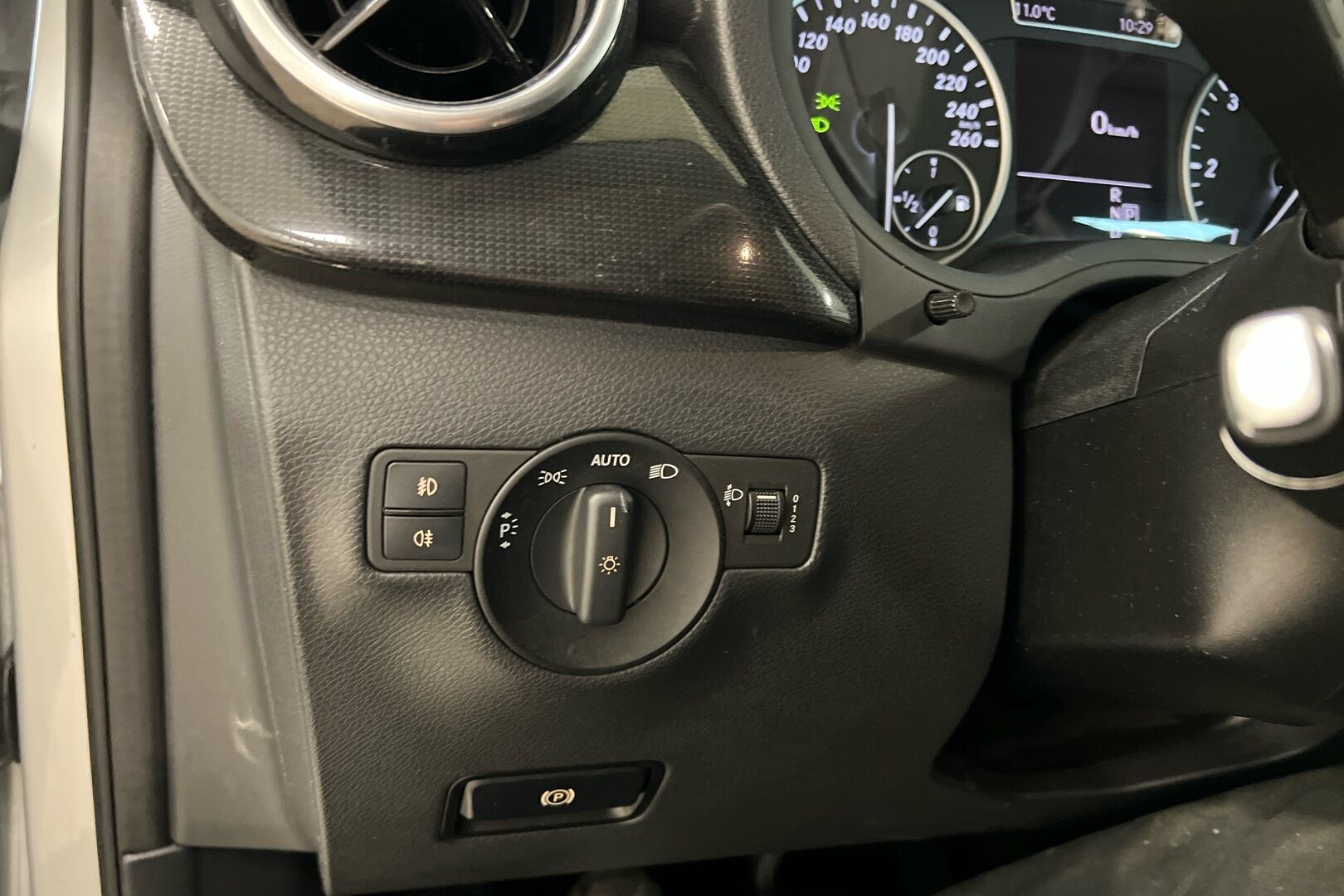 Mercedes-Benz B iso kuva 18