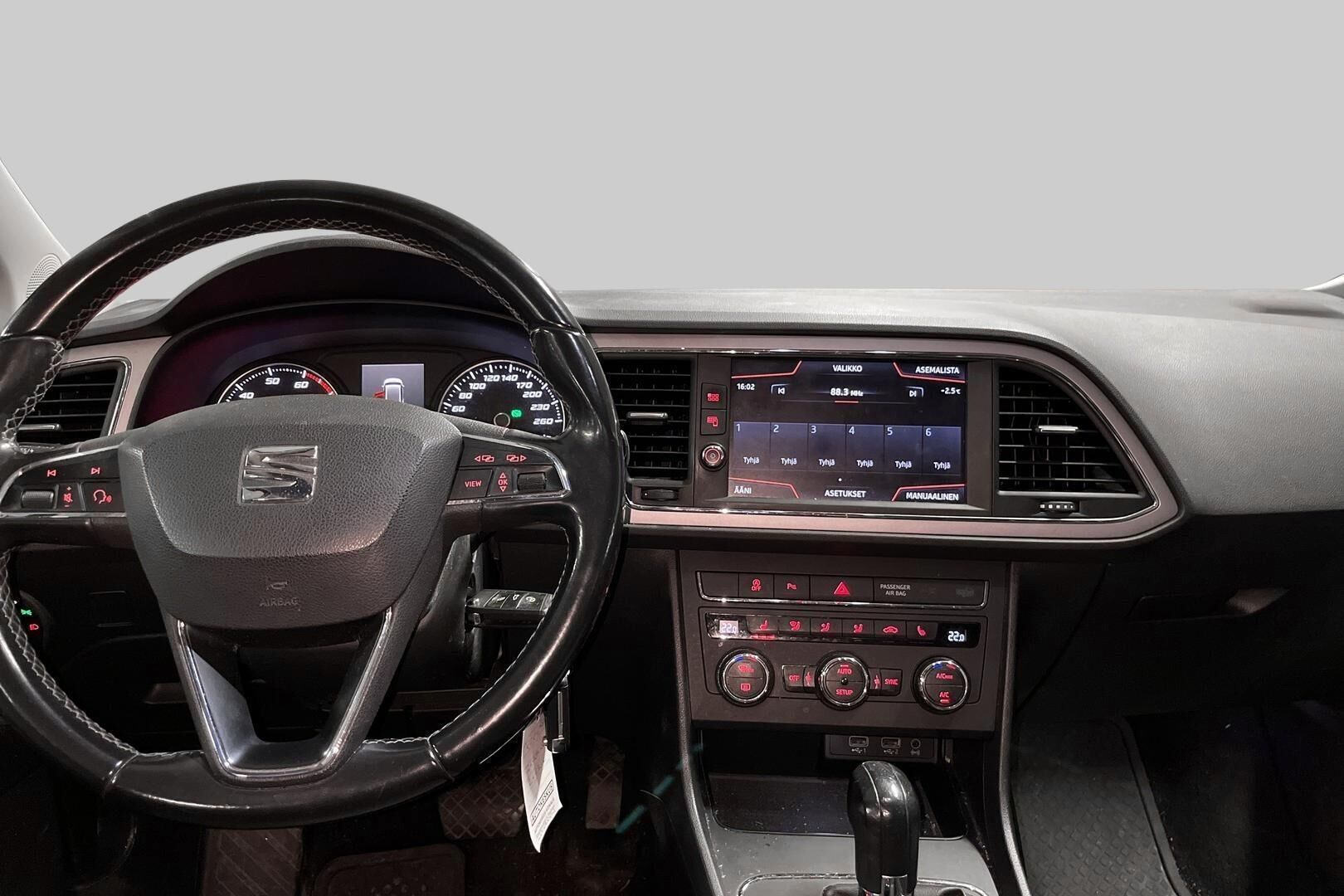 Seat Leon ST iso kuva 2