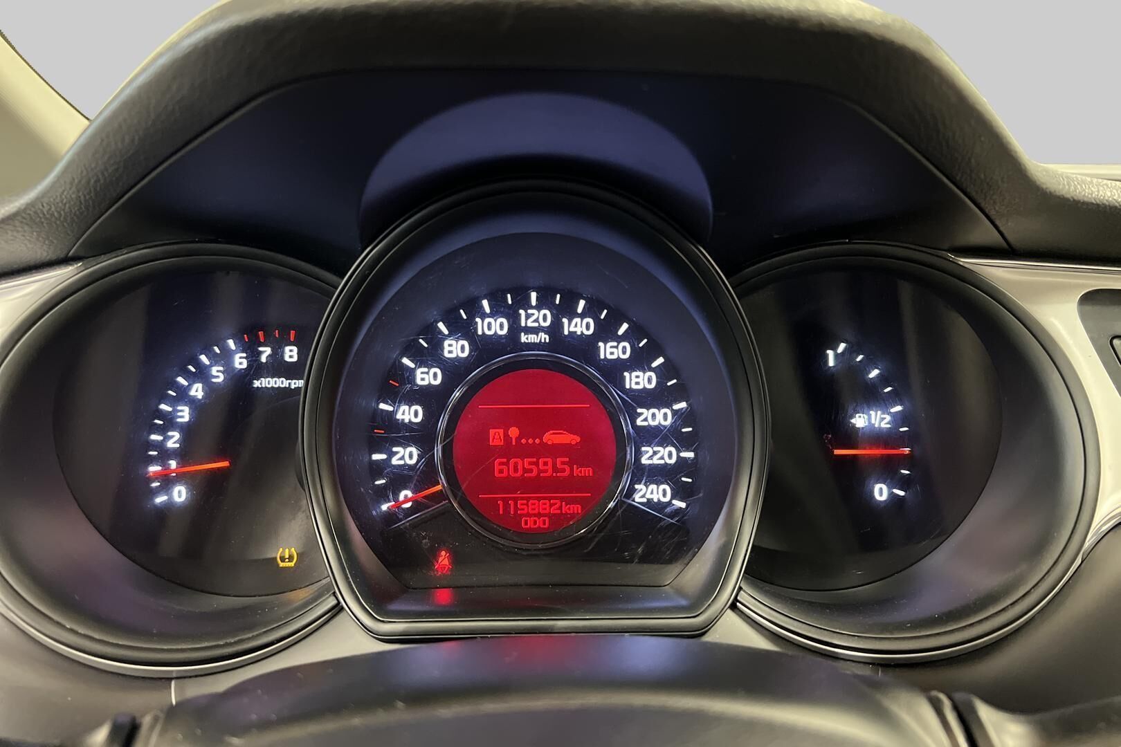 Kia cee'd iso kuva 14