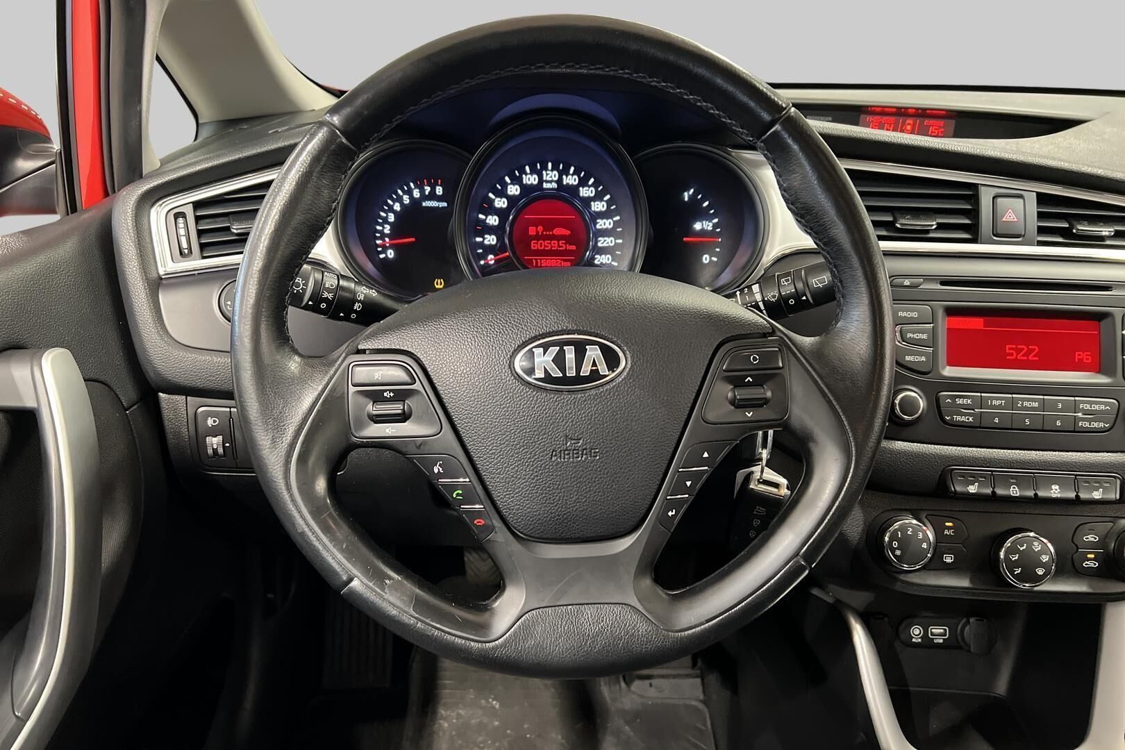 Kia cee'd iso kuva 24