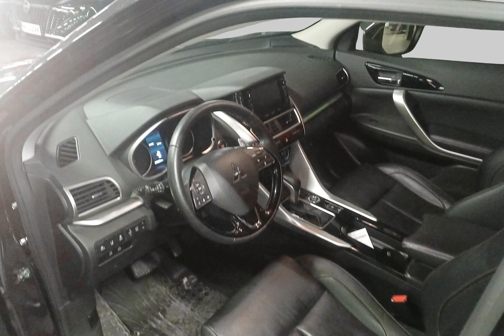 Mitsubishi Eclipse Cross iso kuva 2