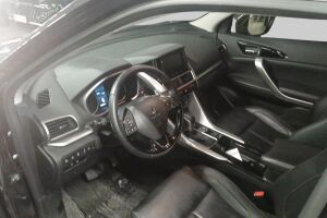 Mitsubishi Eclipse Cross esikatselu 2