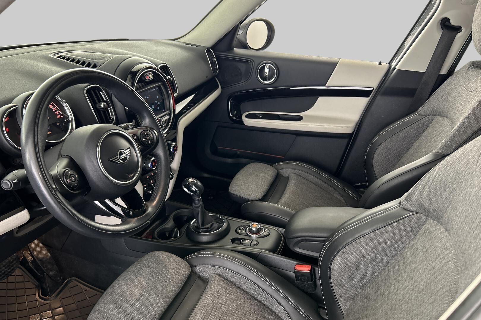 MINI Countryman iso kuva 9