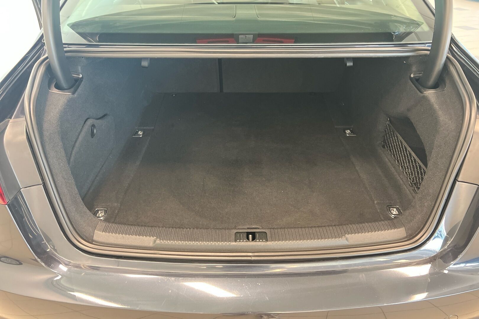 Audi A6 iso kuva 9