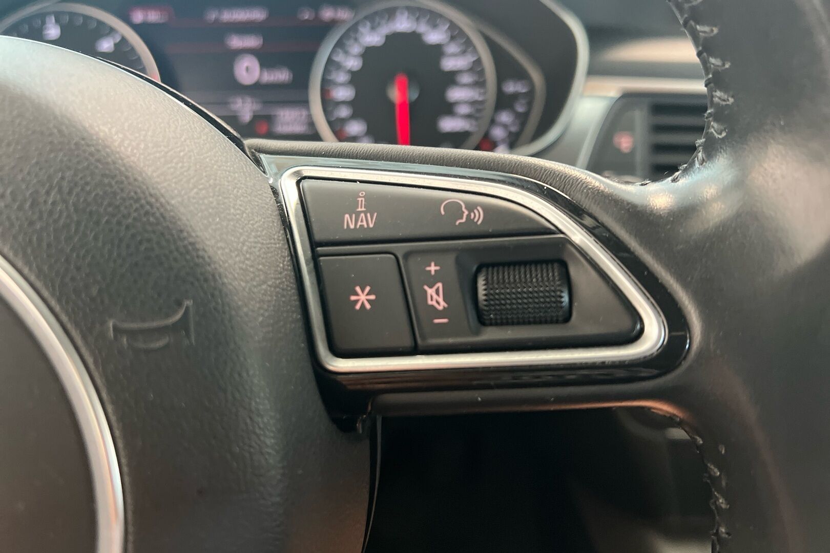 Audi A6 iso kuva 14