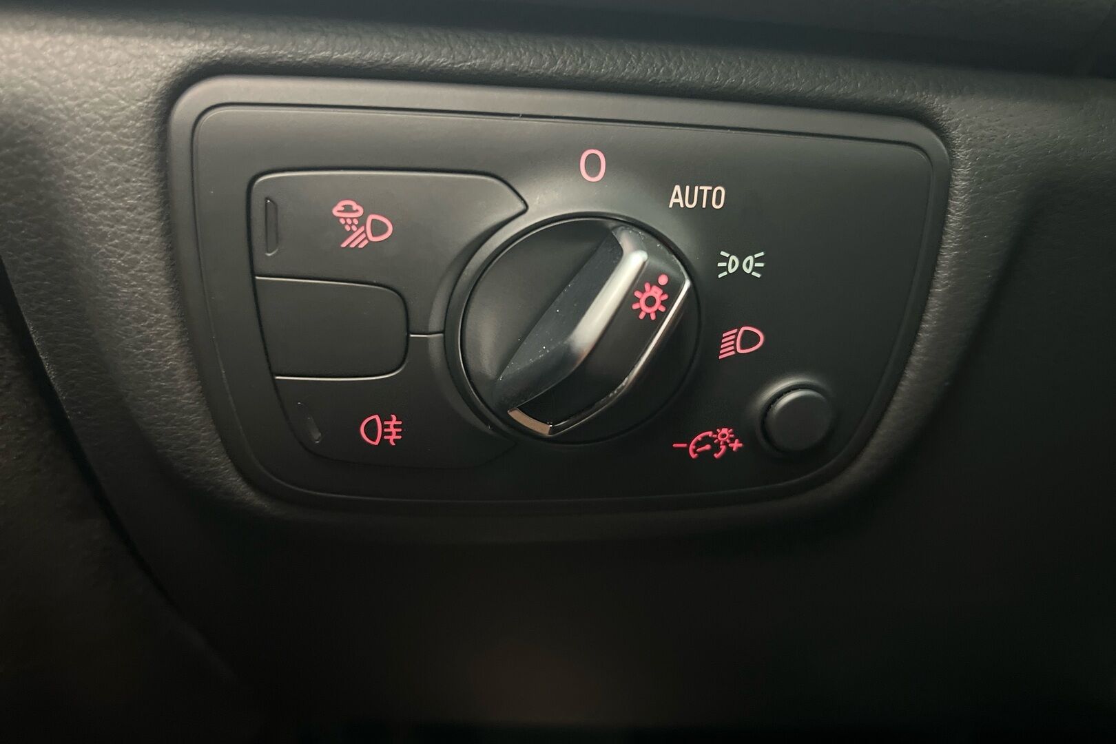 Audi A6 iso kuva 15