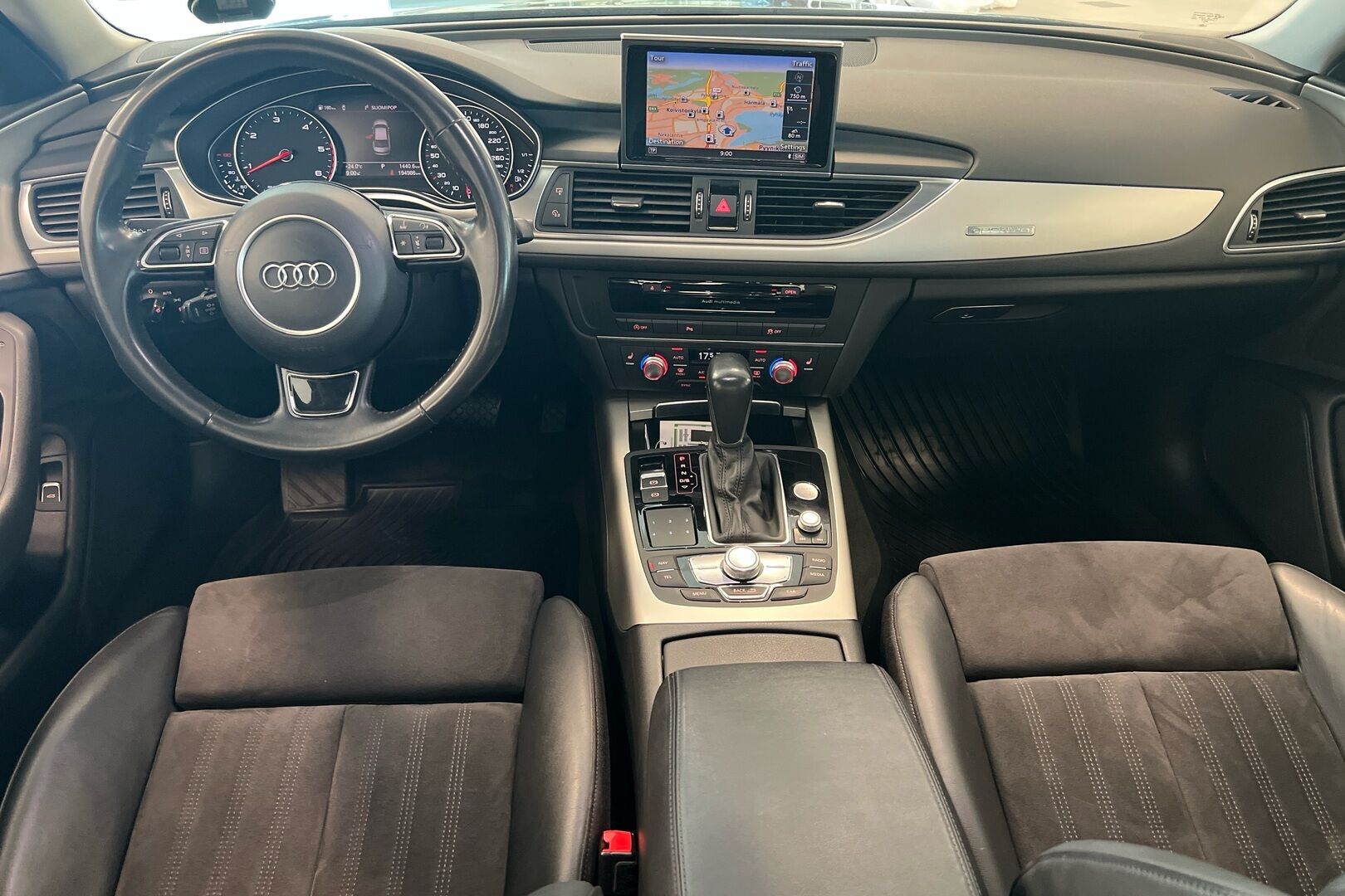 Audi A6 iso kuva 17