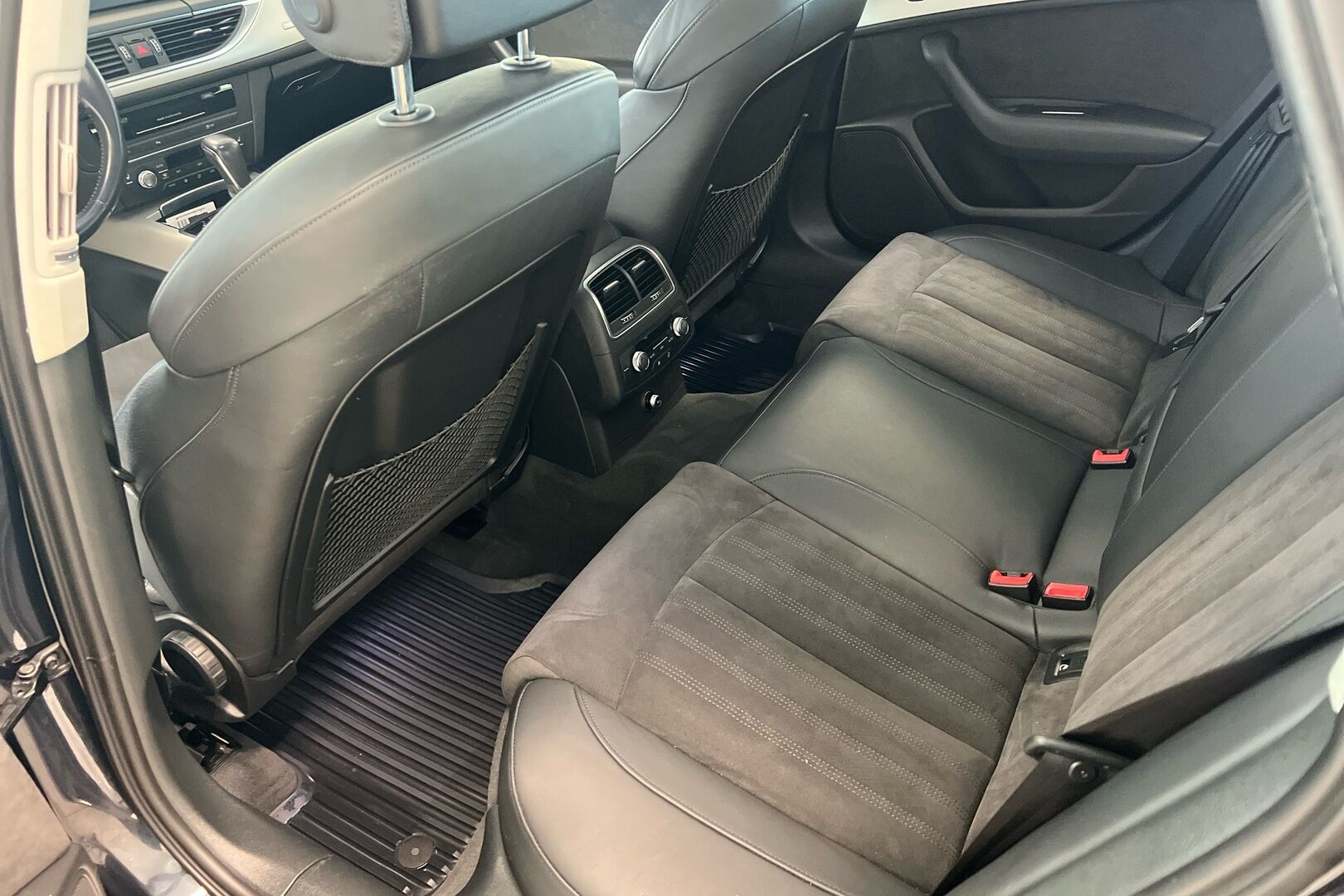 Audi A6 iso kuva 8