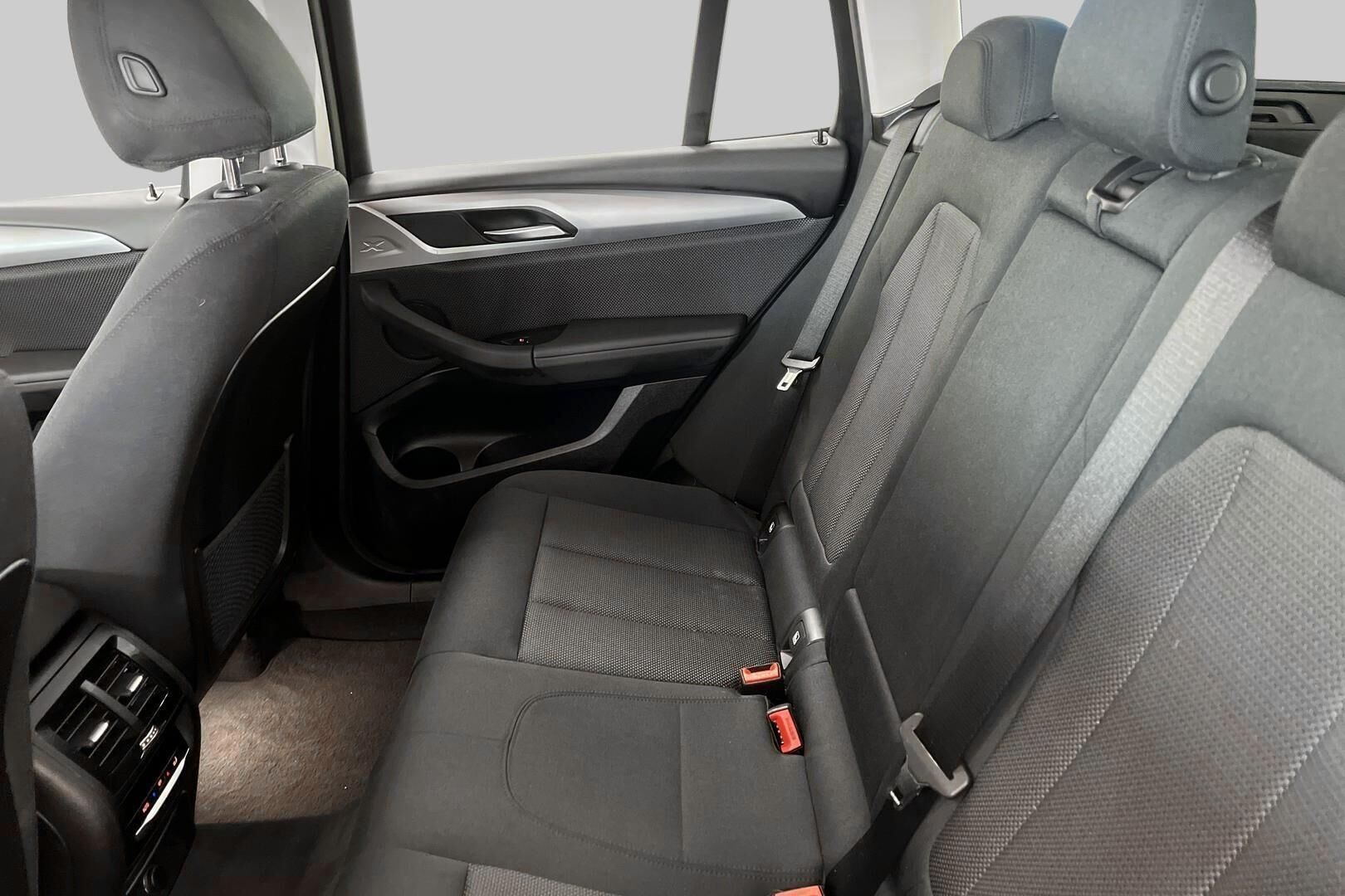 BMW X3 iso kuva 10
