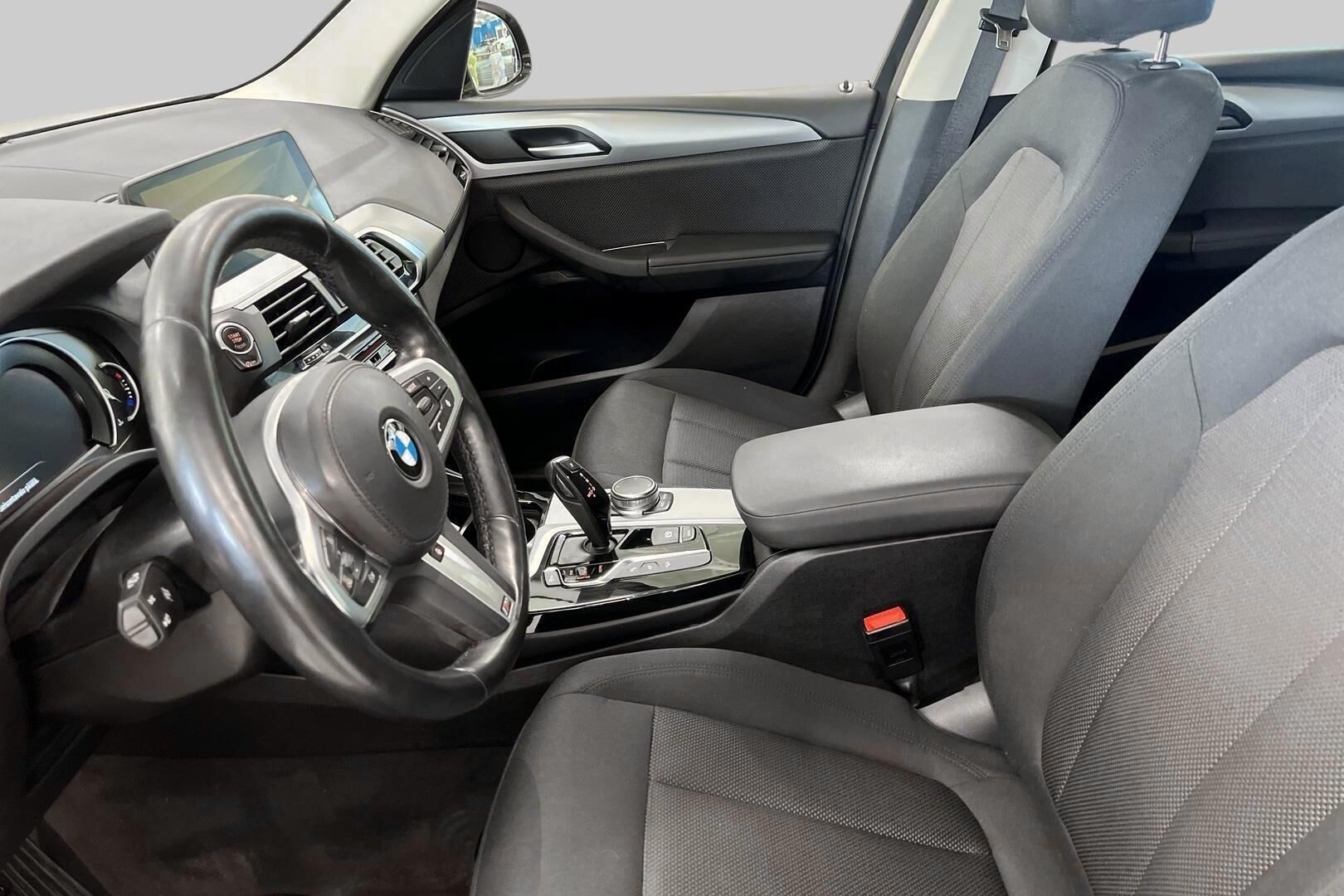 BMW X3 iso kuva 9