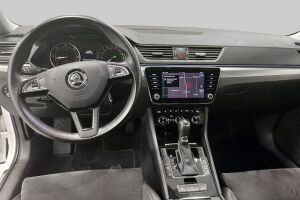 Skoda Superb esikatselu 10